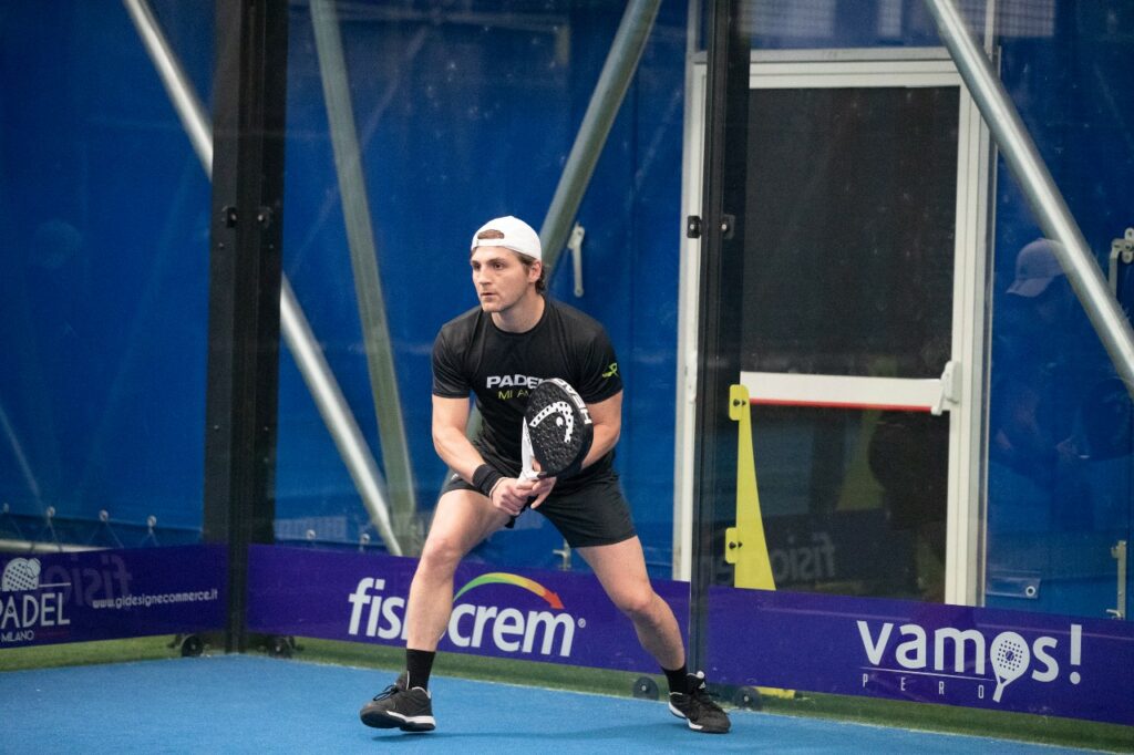 Abbigliamento padel: come vestirsi per affrontare al meglio le partite?