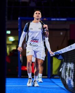 Victor Ruiz entra in campo